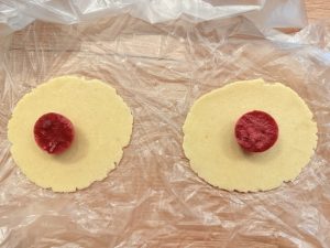 Praline de ciocolată cu cireșe și migdale