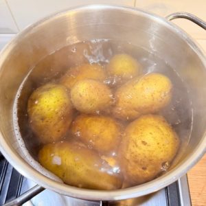 Ciorbă cu găluște de cartofi - Gombocz leves