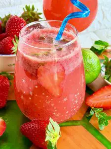 Cuburi pentru Limonadă de căpșuni cu lime și miere