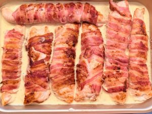 Piept de curcan umplut în sos de ciuperci