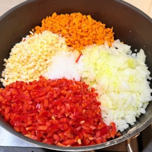 Ardei umpluți cu legume și carne