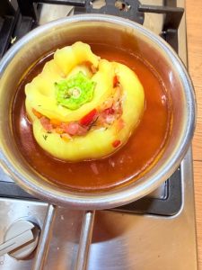 Ardei umpluți cu legume și carne