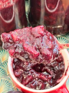 Dulceață de prune cu nuci coapte