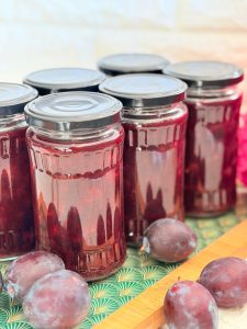 Dulceață de prune cu nuci coapte