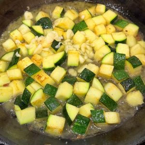 Paste cu pui și cremă de zucchini