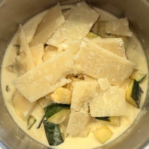 Paste cu pui și cremă de zucchini