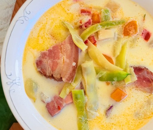 Ciorbă de fasole verde cu afumătură