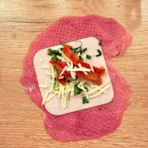 Șnițel de porc umplut cu șuncă și cașcaval