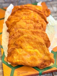 Șnițel de porc umplut cu șuncă și cașcaval