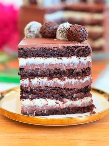 Tort Brigadeiro cu cocos
