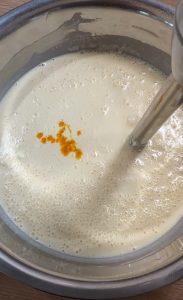 Cremă de fructul pasiunii cu ciocolată albă