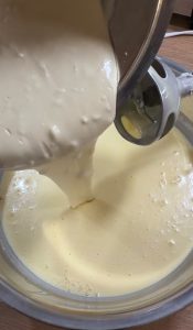 Cremă de fructul pasiunii cu ciocolată albă