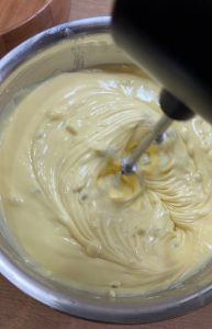 Cremă de fructul pasiunii cu ciocolată albă
