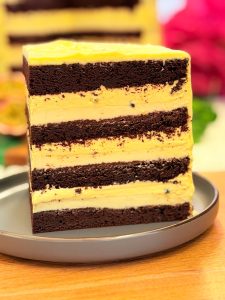 Tort Brigadeiro cu fructul pasiunii și ciocolată albă
