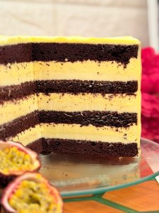 Tort Brigadeiro cu fructul pasiunii și ciocolată albă