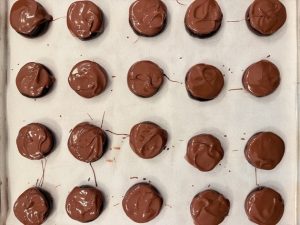 Biscuiți crăpați satinați