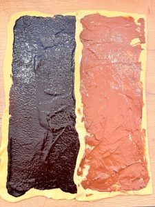 Rulouri însiropate și umplute cu Nutella