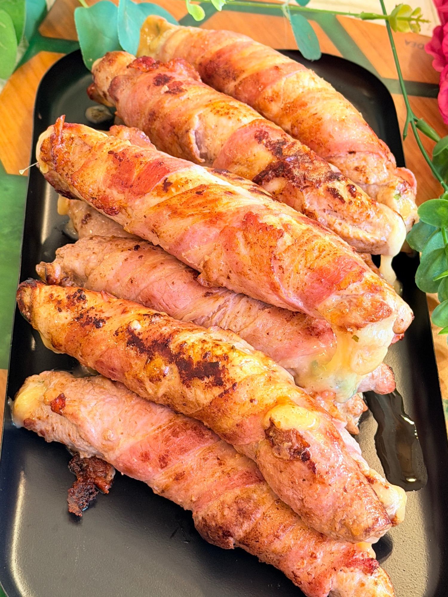 Involtini cu cașcaval înveliți în bacon