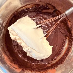 Prăjitură Mokka cu nucă și ciocolată