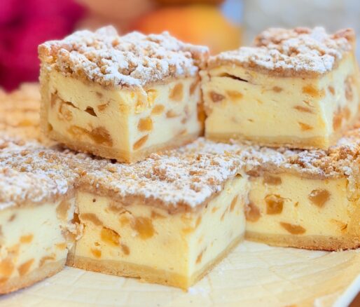 Prăjitură cu brânză și mere caramelizate