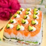 Sushi la tavă cu somon