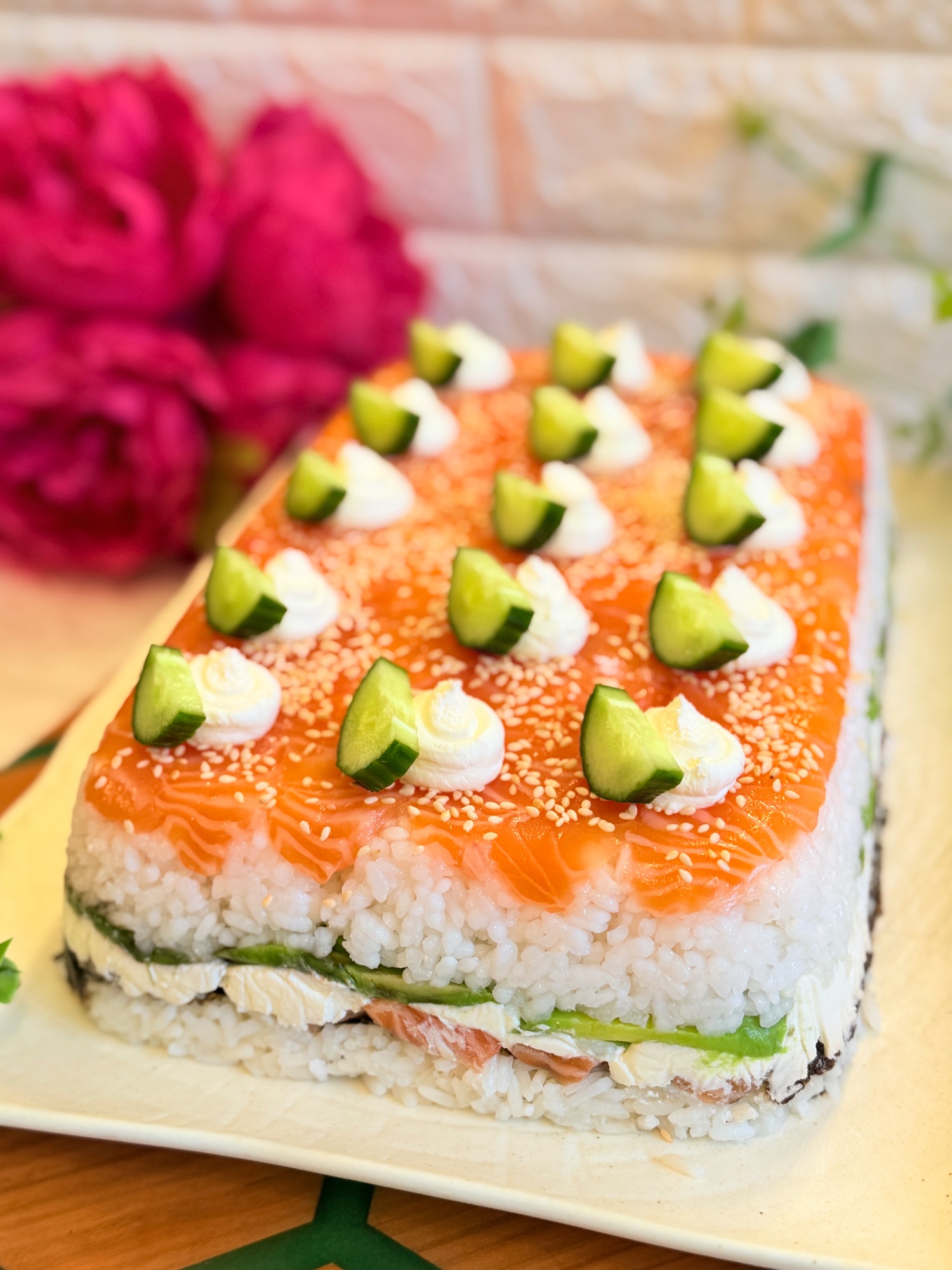 Sushi la tavă cu somon