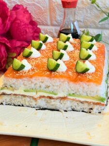 Sushi la tavă cu somon