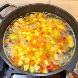 Ciorbă de pui cu legume și tărhană
