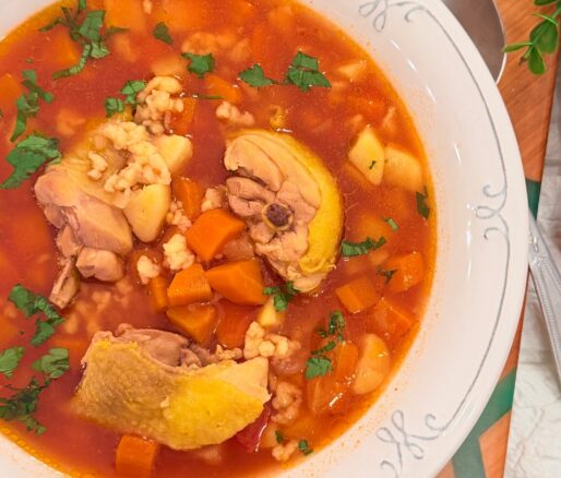 Ciorbă de pui cu legume și tărhană