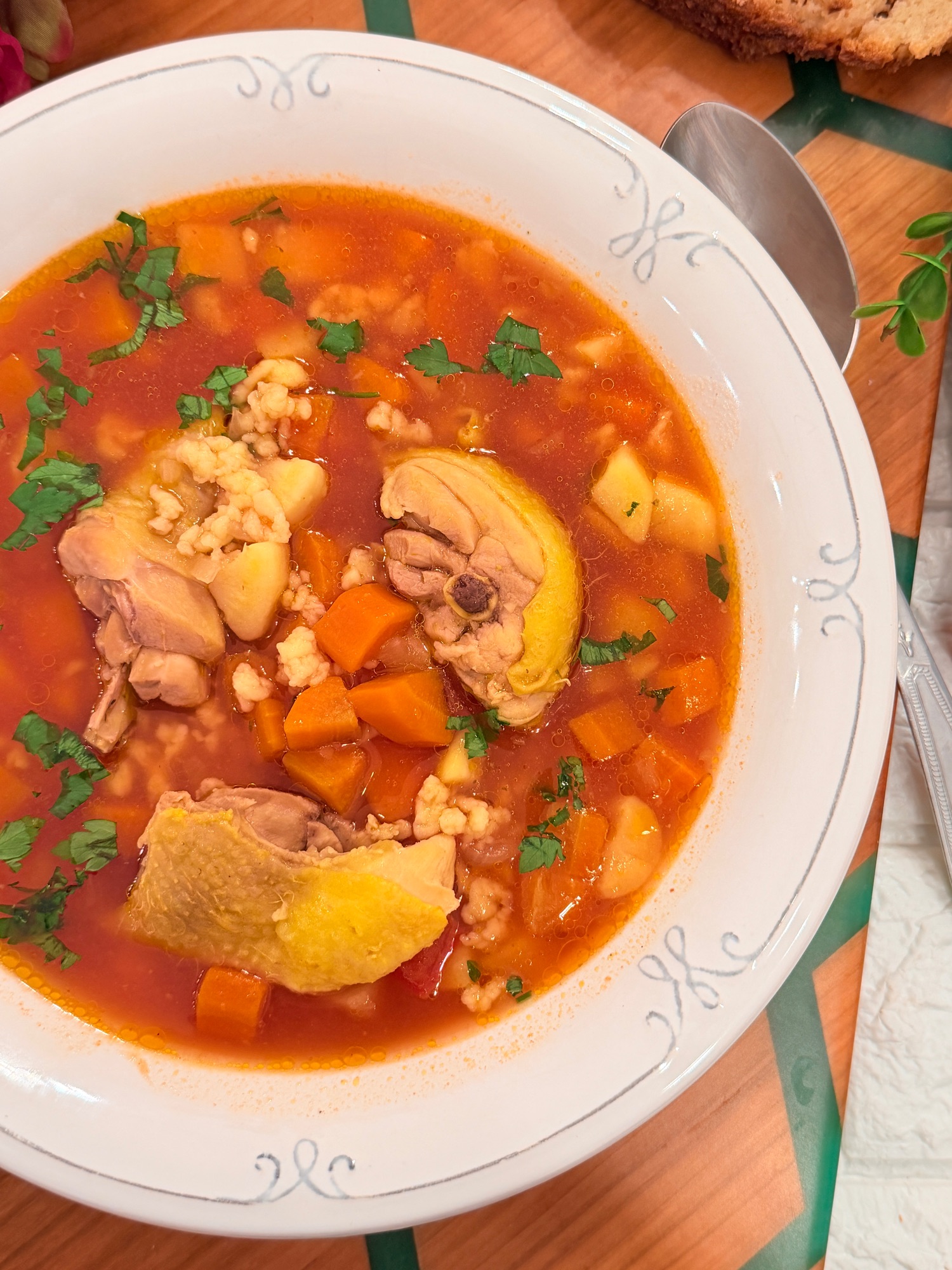 Ciorbă de pui cu legume și tărhană