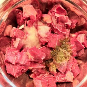 Carne de vită la borcan pentru iarnă