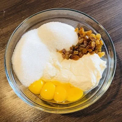 Pide cu brânză dulce și stafide
