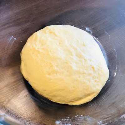 Pide cu brânză dulce și stafide