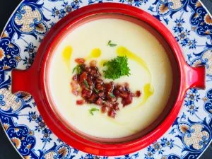 Ciorbă de fasole verde cu afumătură